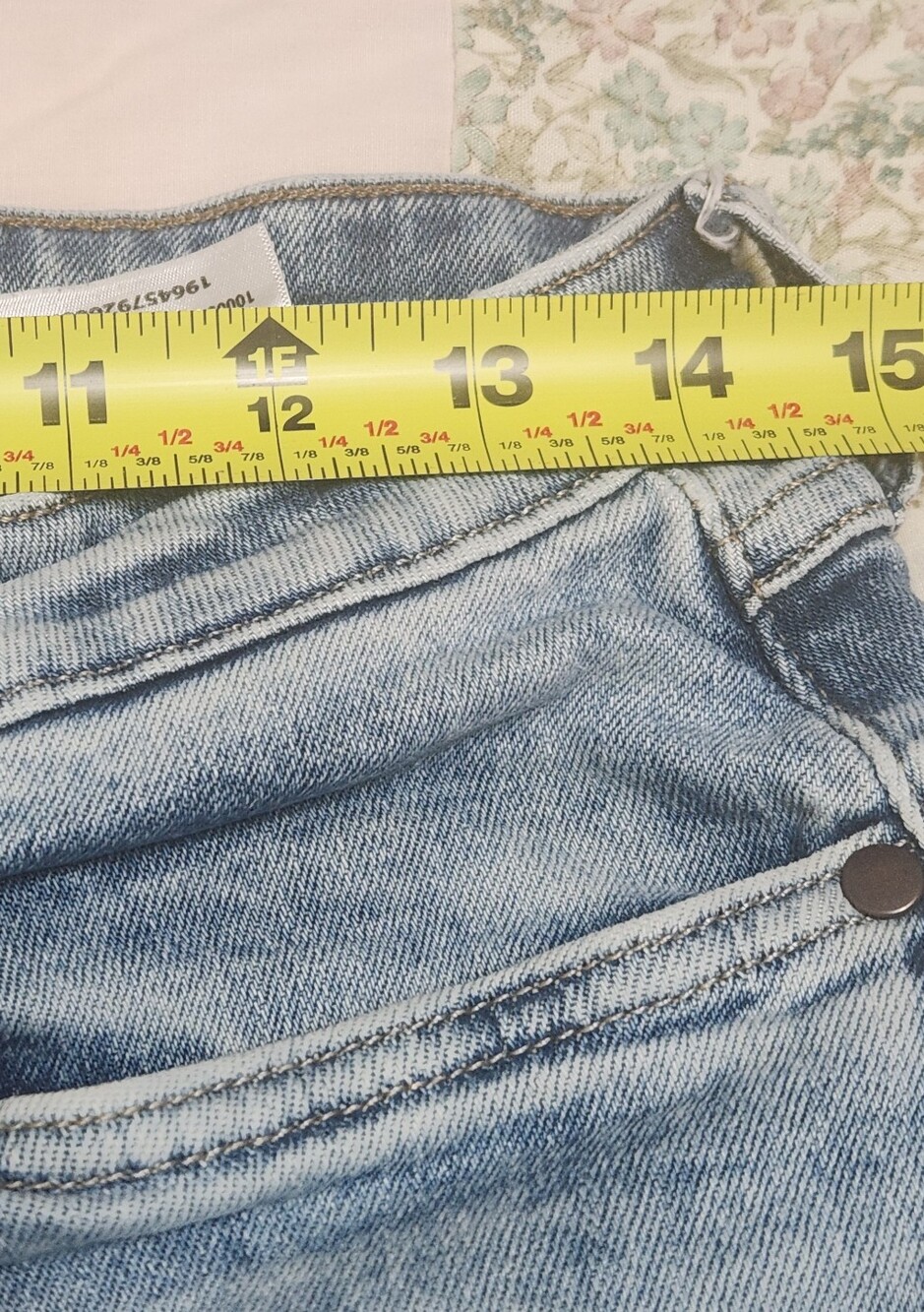 Light Wash Flare Jeans for Women - Classic Wide Leg - Picture 4 of 12